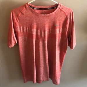 Nike Dri Fit Knit men running/workout shirt Large